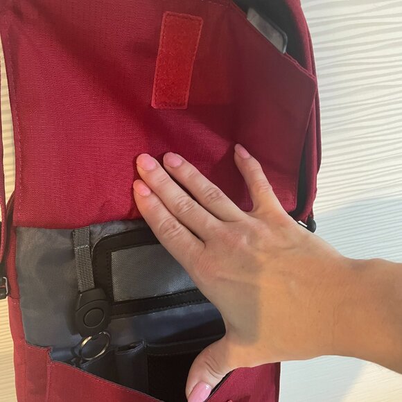 STM iPad/Tablet Crossover Bag - Picture 6 of 7